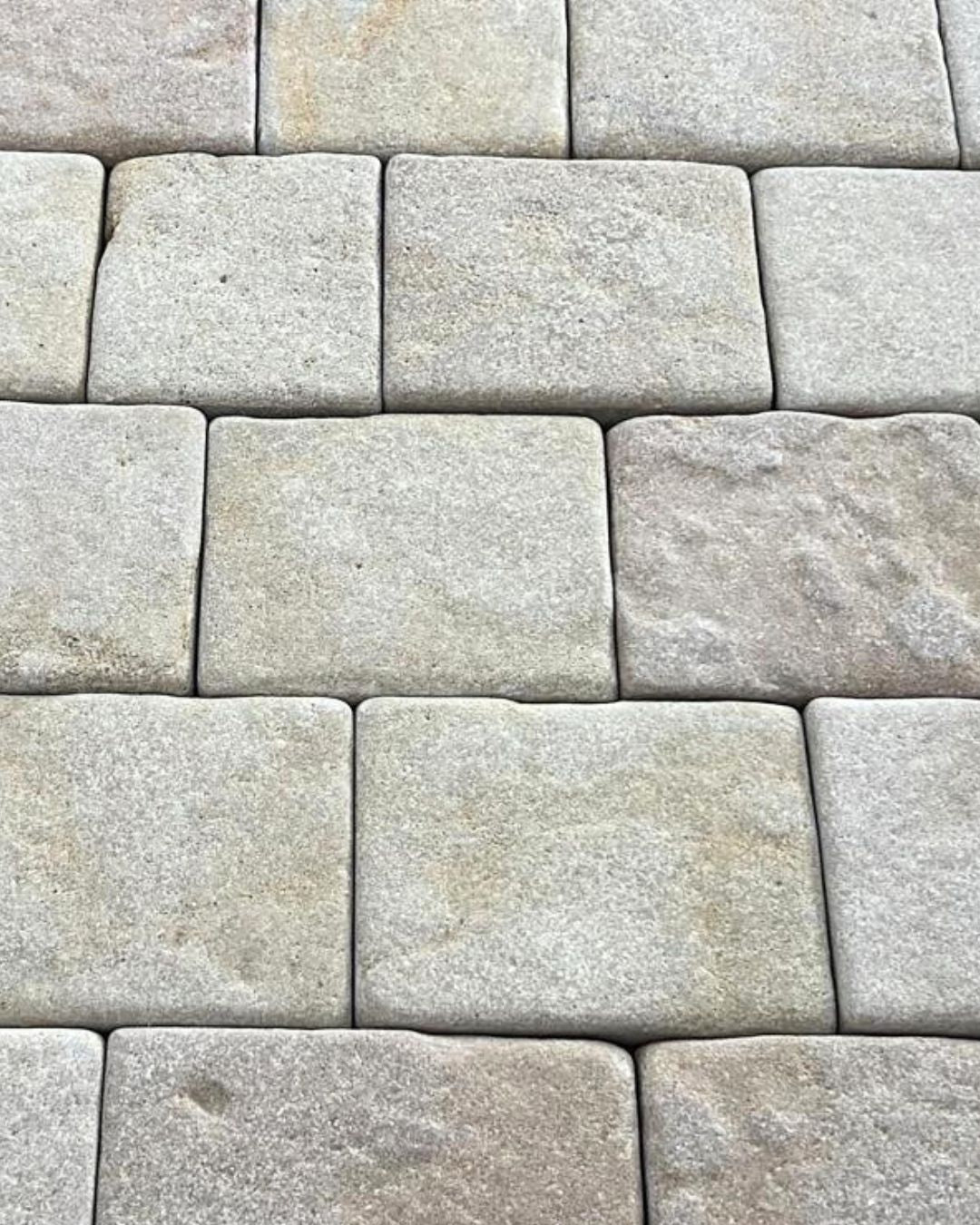 6x Random Length Normandy Beige Cobblestone | Limestone Tiles